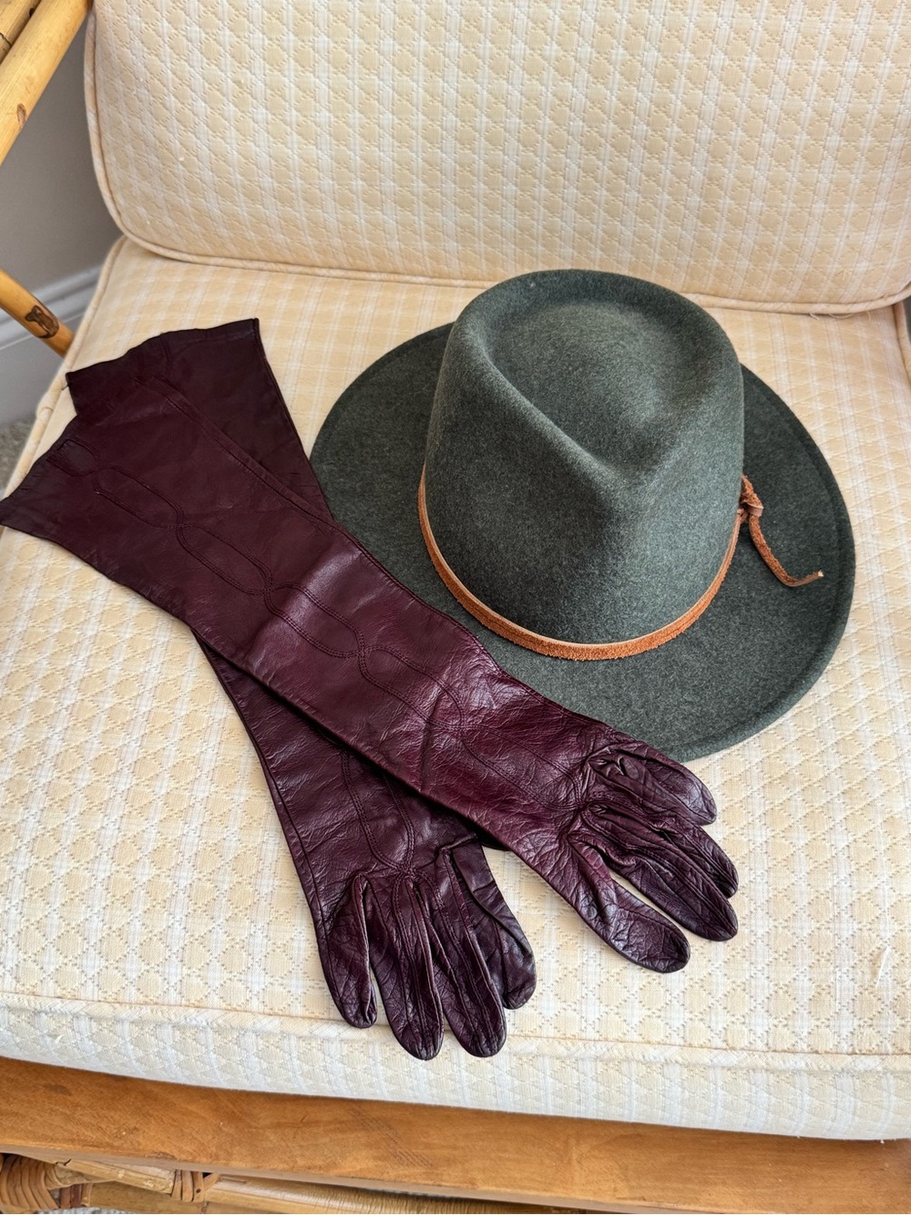 🔹 Burgundy Leather Opera Gloves – Long Over-the-Elbow - Picture 3 of 8